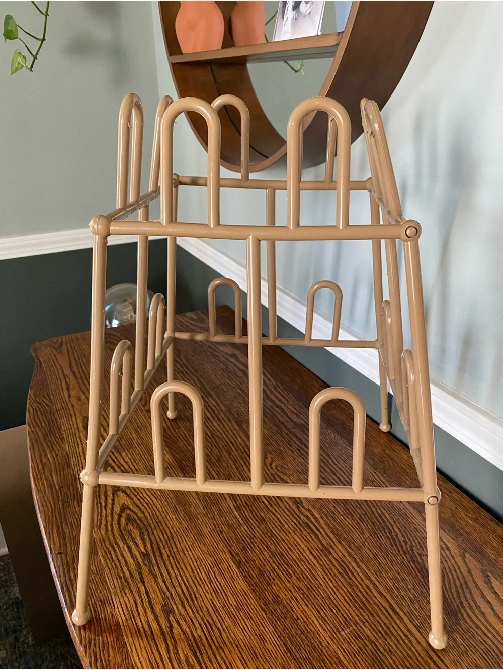 Vintage YAFFA Style Shoe Rack 1980s Beige Plastic Holds 8 Pairs 1981 Shoe Stack
